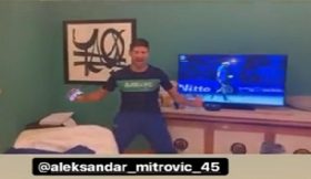 Vídeo: A euforia de Djokovic com a passagem da Sérvia