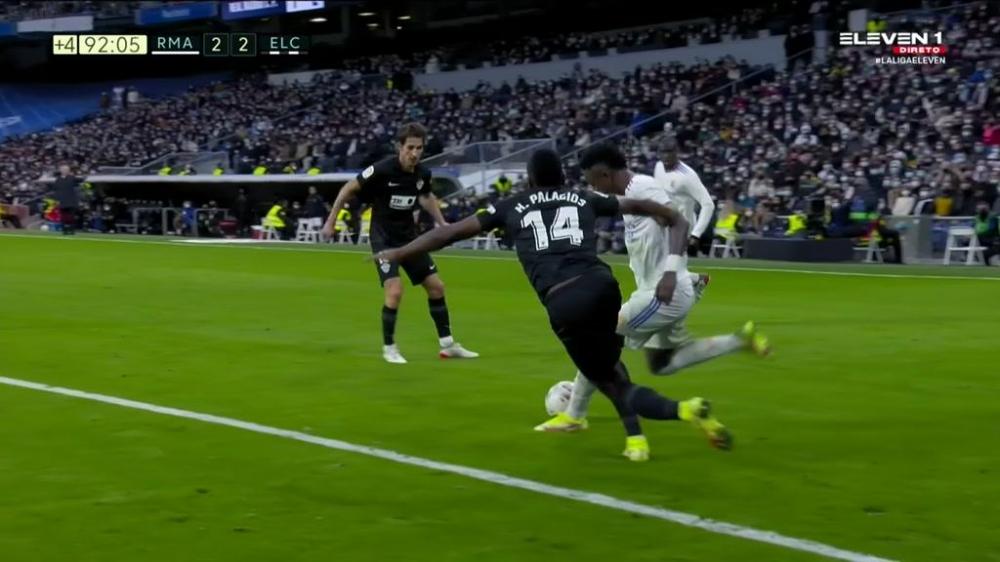 Vídeo: Ex-FC Porto evita derrota do Real Madrid no minuto 92