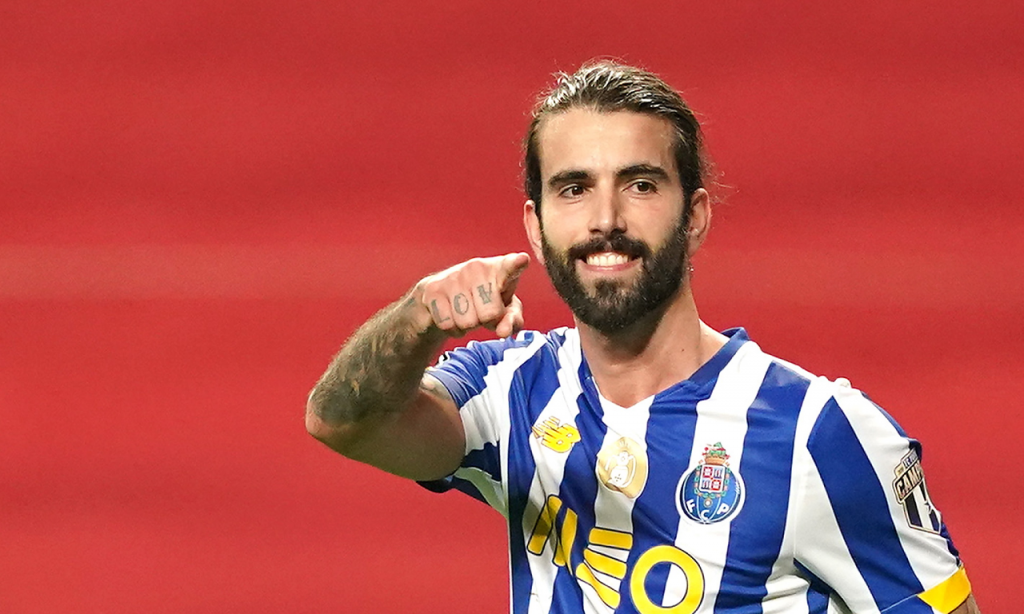 Vídeo: Ex-FC Porto resolve 1.º jogo da CAN