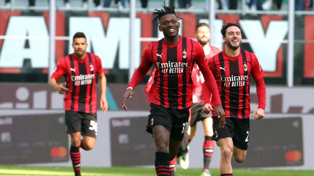 Vídeo: «Leão é o melhor jogador do AC Milan e o que adormece mais rápido»