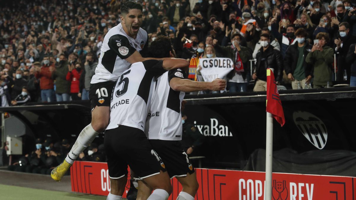 Vídeo: O golaço de Guedes que meteu o Valencia na final